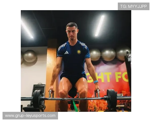 C罗更新社交媒体晒训练成果照片，c罗的社交媒体